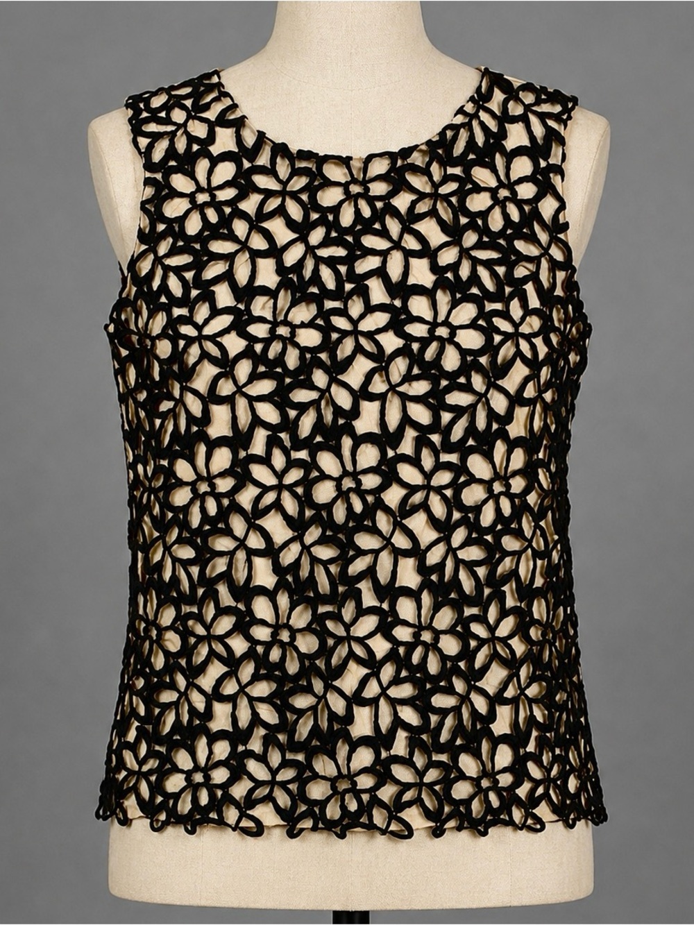 Lela Rose Floral Keyhole Guipure Lace Top